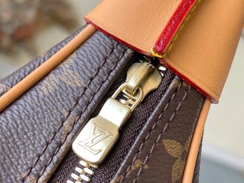 Louis Vuitton Hobo Bags